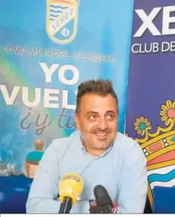  ??  ?? Joaquín Poveda, técnico del Xerez CD, en la rueda de prensa de ayer.