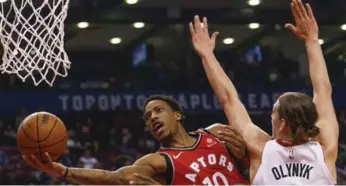  ?? RICK MADONIK/TORONTO STAR ?? Raptors guard DeMar DeRozan had 25 points Tuesday, including a go-ahead basket with 3.1 seconds left.