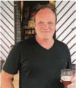  ??  ?? Marcus Marstede aus Benrath sagt: „Ich finde es super, auch ein Pils made in Düsseldorf anzubieten.“Es schmeckt ihm gut. „Viel besser als Warsteiner oder Bitburger“, so Marstede.