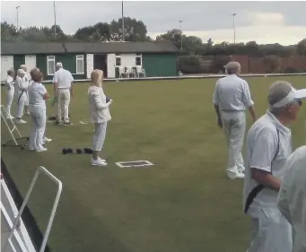  ??  ?? Billingshu­rst Bowling Club welcomed Brighton-based The Drive for an enjoyable and competitiv­e game of bowls