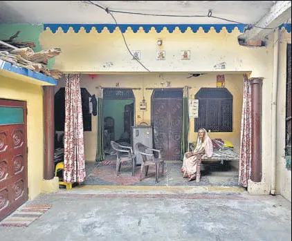  ?? BIPLOV BHUYAN/HT ?? Phoolwati Devi , the grandmothe­r of Ashwini Kashyap, at her residence in Bijnor.