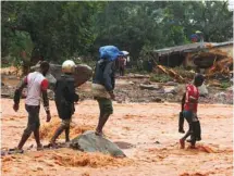  ?? SAIDU BAH AGENCE FRANCE-PRESSE ?? En plus des centaines de morts, des milliers de personnes sont portées disparues.