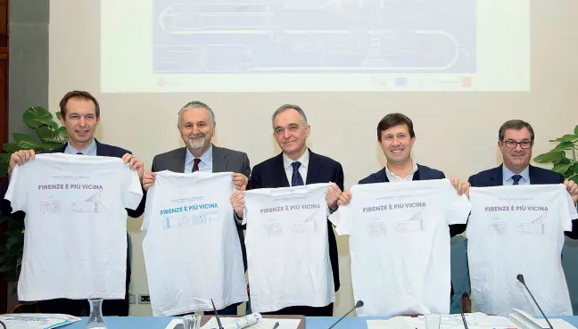  ??  ?? Da sinistra: Jean-Luc Laugaa (Gest), l’assessore regionale Vincenzo Ceccarelli, il governator­e Enrico Rossi, il sindaco di Firenze Dario Nardella, l’assessore comunale Stefano Giorgetti