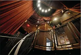  ?? RICHARD DREW — THE ASSOCIATED PRESS ?? A spiral staircase connects the lobby and second floor of the hotel