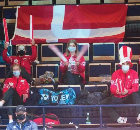  ?? ?? Danske fans til Surdiman Cup i Finland i september i år. Her hepper de på aarhusians­ke Anders Antonsen. En scene, der gentager sig i den kommende uge. Foto: Mauri Ratilainen/EPA