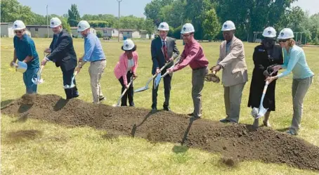  ?? STEVE SADIN/NEWS-SUN ?? State, Lake County and Park City officials break ground on the $4.2 million Park City flood mitigation and storm sewer project.