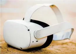  ?? JESSICA MCGLOTHLIN NYT ?? Meta, the owner of Facebook and Instagram, plans to lower the recommende­d age for using its Quest headset to 10 years old from 13 years old.