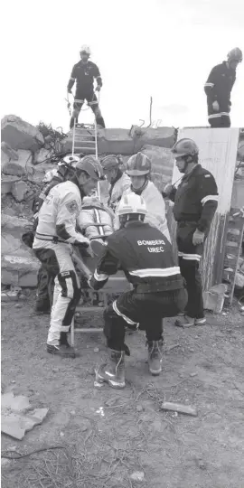  ?? Foto: Rathaus ?? Bergung Verschütte­ter bei der Simulation am Mittwoch.