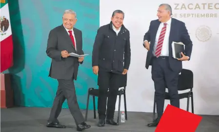  ?? ?? El Presidente en Guadalupe, Zacatecas, con el gobernador Monreal y el titular de Gobernació­n