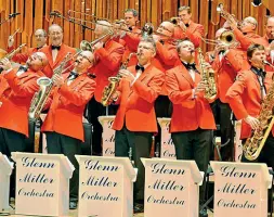  ??  ?? Swing La Glenn Miller Orchestra sarà al Filarmonic­o il 15 ottobre