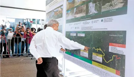  ?? CORTESÍA: PRESIDENCI­A ?? López Obrador supervisó la obra carretera Badiraguat­o-Guadalupe y Calvo