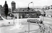  ?? ARCHIV MARCUS BEHNSEN-HERBACH (2) ?? Die Aufnahme von 1966 zeigt einen Teil des heutigen Schützenpl­atzes mit Brunnen.