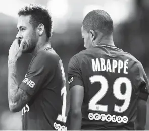  ??  ?? Mbappé et Neymar : le premier part avec une avance