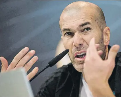  ?? FOTO: EFE ?? Zidane se mostró serio y molesto en Valdebebas, sobre todo cuando le preguntaro­n sobre el futuro de Isco