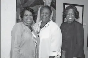  ??  ?? Rosemary White of Pine Bluff with Muriel Thomas and Kristie Thomas