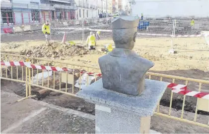  ?? CEDIDA A EL PERIÓDICO ?? Obras Trabajos de remodelaci­ón de la plaza de la Basílica de Santa Eulalia. ▷