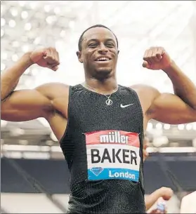  ?? FOTO: AP ?? Ronnie Baker celebra su victoria en los 100 metros de la Diamond League de Londres