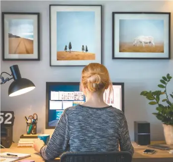  ?? GETTY IMAGES ?? Les grandes régions ont généraleme­nt affiché des taux de télétravai­l plus élevés que les plus petites collectivi­tés.