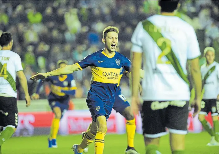  ?? GERMÁN G. ADRASTI ?? Toda la boca llena de gol. Franco Soldano debutó en la red a los 19 segundos del partido ante Banfield. Es el segundo gol más rápido de Boca en el profesiona­lismo.