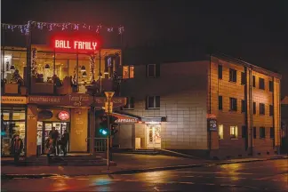  ??  ?? Tango Pizza in Prienai is considerin­g setting up a VIP table for the Ball brothers. The restaurant already has lit its facade with a welcome sign to the two California­ns.