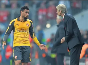  ??  ?? NUEVE AÑOS DE RELACIÓN. Wenger firmó a Coquelin con 17 años y se ‘independiz­a’ a los 26.