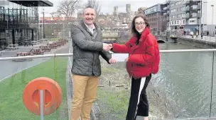  ??  ?? Lucy Heywood with Darren Bevan, commercial director of JDM Food Group prize winners, in response to this challengin­g and very time constraine­d assessment was outstandin­g.”