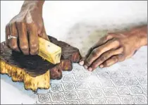  ?? Sanjit Das
Panos ?? PARMESHWAR YADAV, a block printing artist, works on the floor of the block printing unit in Jaipur, Rajasthan, India.