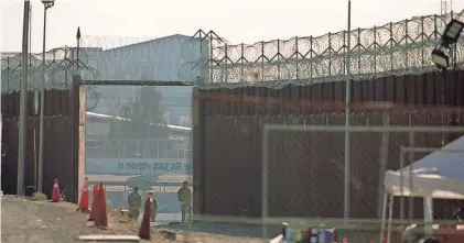  ?? PHOTOS PROVIDED BY WARNER BROS. DISCOVERY STUDIOS ?? The border wall in El Paso features in a scene from the documentar­y “God Save Texas-La Frontera” by University of Texas professor Iliana Sosa.