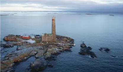  ?? Foto: Niklas maisi ?? Bengtskärs fyr byggdes 1906. Nu finns dess historia dokumenter­ad i en 40 minuter lång film.