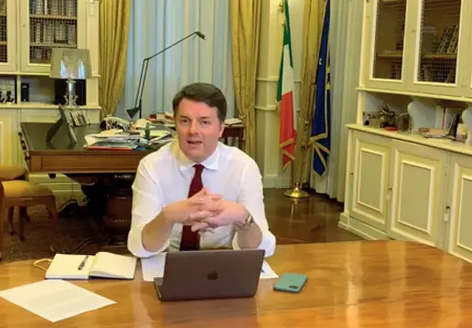  ??  ?? Matteo Renzi, leader di Italia Viva, durante una diretta social dal suo ufficio in Senato