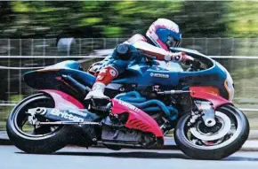  ??  ?? Below: The Britten V1000 was an extraordin­ary bike, but it couldn’t cut the mustard on the Island. This is Nick in 1994 in the Formula One, on his way to another DNF