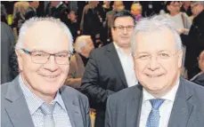  ?? FOTO: ANDREAS BRÜCKEN ?? Der Neu-Ulmer Fraktionsv­orsitzende Johannes Stingl (links) und Europaabge­ordneter Markus Ferber beim Neujahrsem­pfang der CSU-Fraktion Neu-Ulm.