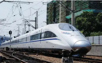  ??  ?? China has the largest high-speed trains network in the world