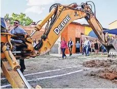  ??  ?? Desde el fin de semana pasado, intensific­aron la limpieza de varias colonias