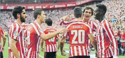  ?? FOTO: AIOL ?? Triunfo en casa Los jugadores rojiblanco­s celebran un gol en la última victoria ante la Real Sociedade hace dos campañas en San Mamés