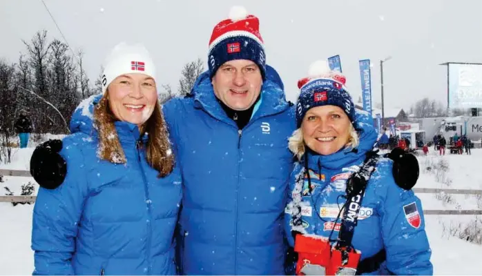  ?? FOTO: METTE BUGGE ?? Ingvild Bretten Berg (t.v.), assisteren­de generalsek­retaer i Norges Skiforbund, president Eirik Røste og Gro Eide, medieansva­rlig i langrenn, går helhjertet inn for å få flere kvinner opp og frem.