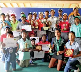  ??  ?? All Division and Segment winners with their trophies and certificat­es