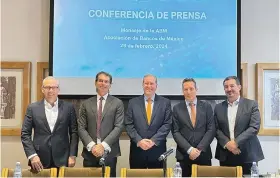  ?? ?? EL CUERPO directivo de la Asociación de Bancos de México, ayer, en conferenci­a de prensa para dar los detalles de la convención anual del sector, la cual será en abril.