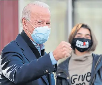 ??  ?? Biden hizo campaña ayer en Filadelfia durante la elección