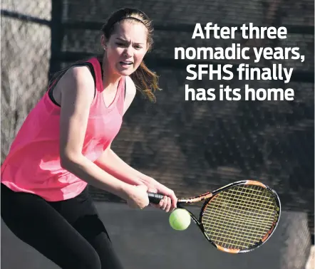  ?? PHOTOS BY CLYDE MUELLER/THE NEW MEXICAN ?? Santa Fe High’s Lily Farr said the headaches of driving from one campus to the other last year for tennis practice are not missed.