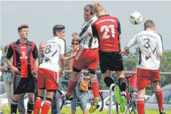  ?? OTO: HKB ?? Mischa Endres (21) erzielte für den SV Seitingen-Oberflacht im so wichtigen Spiel gegen den SV Kolbingen auf dessen Sportgelän­de den 1:1-Ausgleich.