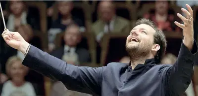  ??  ?? Bacchetta Andris Nelsons, nato in Lettonia 40 anni fa, è l’unico direttore d’orchestra ad aver impugnato una tromba prima della bacchetta