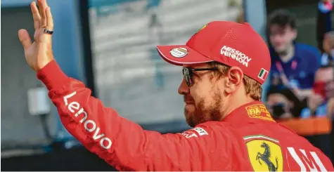  ?? Foto: Giuseppe Cacace, dpa ?? Am Saisonende heißt es Arrivederc­i. Nach sechs Jahren geht die Verbindung von Sebastian Vettel mit dem italienisc­hen Rennstall auseinande­r.