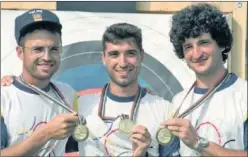  ??  ?? TIRO CON ARCO. Vázquez, Holgado y Menéndez, campeones.