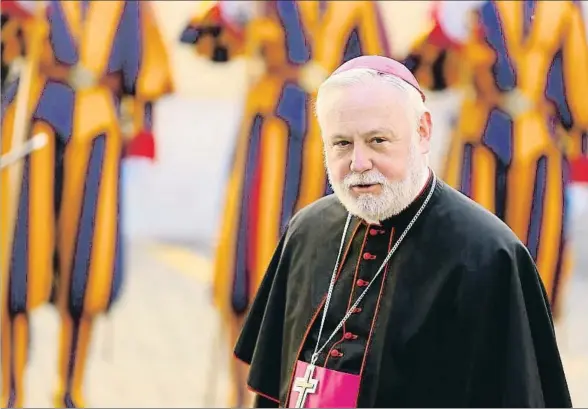  ?? FRANCO ORIGLIA / GETTY ?? El arzobispo Paul Richard Gallagher, nacido en Liverpool pero de ascendenci­a irlandesa, es un diplomátic­o vaticano de largo recorrido.