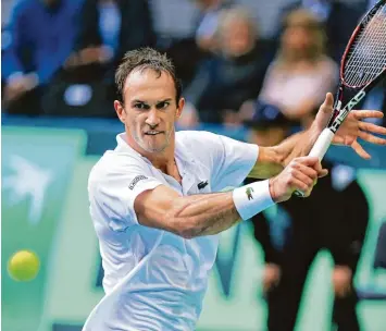  ??  ?? Der kroatische Davis Cup Spieler Ante Pavic schlägt am Sonntag beim TC Augsburg auf. Mit dem ausländisc­hen Spitzenspi­eler wollen die TCA Männer ihren Aufstieg in die Regionalli­ga perfekt machen.