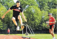  ?? ARCHIVFOTO: CAROLINE FALTUS ?? Von Donnerstag an kann jeder bei der Abnahme des Sportabzei­chens seine Fitness unter Beweis stellen.