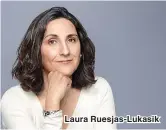  ?? Laura Ruesjas-Lukasik ??