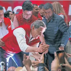  ?? REUTERS ?? PRI candidate Alfredo del Mazo greets supporters in Toluca on Sunday.