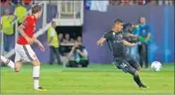  ??  ?? UN TÍTULO. Repitió contra Mourinho en la Supercopa de Europa.